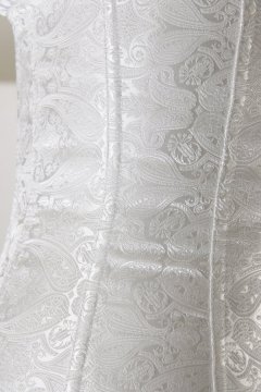Жаккардовый корсет белого цвета с чашками
